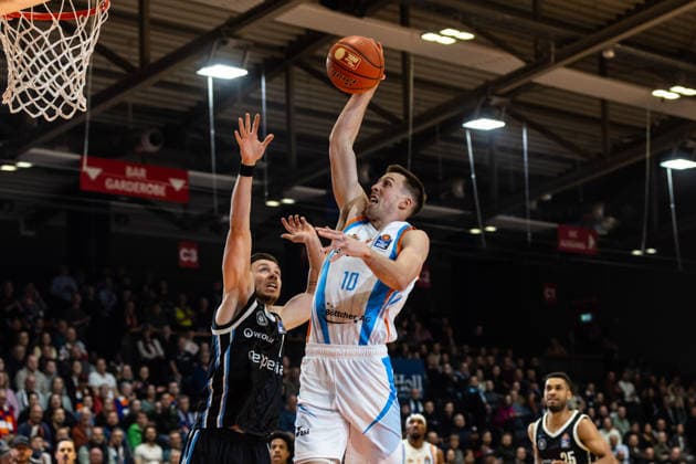 GER, easy Credit Basketball Bundesliga, Science City Jena Veolia Towers Hamburg 26 03 2026, Sparkassen Arena, Jena, GER, easy Credit Basketball Bundesliga, Science City Jena Veolia Towers Hamburg Joe Wieskamp Science City Jena, 10 with a dunk Â Photo Alexander Trienitz Jena Sparkassen Arena Thueringen Germany