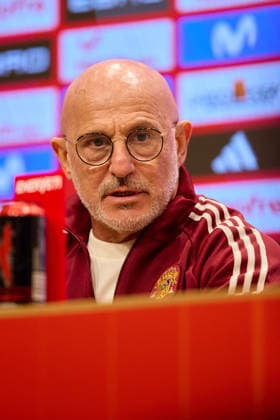 Spain press conference, PK, Pressekonferenz - International Friendly, Länderspiel, Nationalmannschaft March Spain v Serbia VILLARREAL, SPAIN - MARCH 26: Luis de la Fuente head coach of Spain national team, Nationalteam speaks to the media during the Spain Press Conference ahead of the International friendly match between Spain and Serbia at Estadio de la Ceramica on March 26, 2026 in Villarreal, Spain. (Photo by Jose Torres Photo Players Images Magara Press) Villarreal Estadio de la Ceramica Spain Copyright: xJosexTorresx