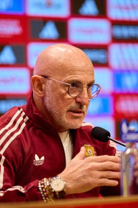 Spain press conference, PK, Pressekonferenz - International Friendly, Länderspiel, Nationalmannschaft March Spain v Serbia VILLARREAL, SPAIN - MARCH 26: Luis de la Fuente head coach of Spain national team, Nationalteam speaks to the media during the Spain Press Conference ahead of the International friendly match between Spain and Serbia at Estadio de la Ceramica on March 26, 2026 in Villarreal, Spain. (Photo by Jose Torres Photo Players Images Magara Press) Villarreal Estadio de la Ceramica Spain Copyright: xJosexTorresx
