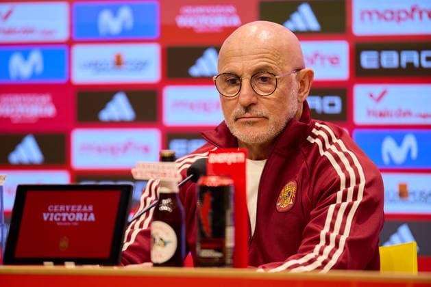 Spain press conference, PK, Pressekonferenz - International Friendly, Länderspiel, Nationalmannschaft March Spain v Serbia VILLARREAL, SPAIN - MARCH 26: Luis de la Fuente head coach of Spain national team, Nationalteam speaks to the media during the Spain Press Conference ahead of the International friendly match between Spain and Serbia at Estadio de la Ceramica on March 26, 2026 in Villarreal, Spain. (Photo by Jose Torres Photo Players Images Magara Press) Villarreal Estadio de la Ceramica Spain Copyright: xJosexTorresx
