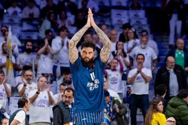 ESP Real Madrid v Anadolu Efes Istanbul Euroleague Vincent Poirier of Anadolu Efes during the Euroleague match, between Real Madrid and Anadolu Efes Istanbul played at Movistar Arena Stadium on March 26, 2026 in Madrid Spain Madrid Spain Basketball Copyright: xAlbaxPachecox xAgenciaxLOFx