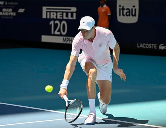 MIAMI GARDENS, FL - MARCH 26: Jannik Sinner of Italy, returns a shot to Frances Tiafoe of the United States in the men™s quarterfinal match of the Miami Open on March 26, 2026, Hard Rock Stadium in Miami Gardens, Florida. (Photo by Michele Eve Sandberg Icon Sportswire) TENNIS: MAR 26 Miami Open EDITORIAL USE ONLY Icon2603260512