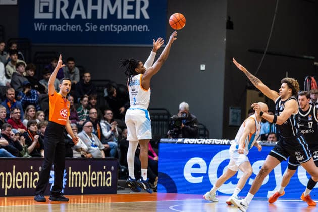 GER, easy Credit Basketball Bundesliga, Science City Jena Veolia Towers Hamburg 26 03 2026, Sparkassen Arena, Jena, GER, easy Credit Basketball Bundesliga, Science City Jena Veolia Towers Hamburg Uchenna Iroegbu Science City Jena 1 Â Photo Alexander Trienitz Jena Sparkassen Arena Thueringen Germany