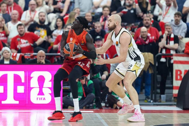 Wenyen Gabriel FC Bayern Basketball, 32 with Bastien Vautier LDLC ASVEL Villeurbanne, 32 , GER, FC Bayern Basketball vs LDLC ASVEL Villeurbanne, Basketball, Euroleague, Matchday 34, Season 2025 2026, 26 03 2026, GER, FC Bayern Basketball vs LDLC ASVEL Villeurbanne, Basketball, Euroleague, Matchday 34, Season 2025 2026, 26 03 2026 Munich Copyright: xEibner-Pressefoto JennixMaulx EP_JML