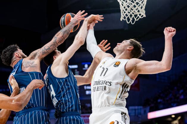 ESP Real Madrid v Anadolu Efes Istanbul Euroleague Mario Hezonja of Real Madrid during the Euroleague match, between Real Madrid and Anadolu Efes Istanbul played at Movistar Arena Stadium on March 26, 2026 in Madrid Spain Madrid Spain Basketball Copyright: xAlbaxPachecox xAgenciaxLOFx
