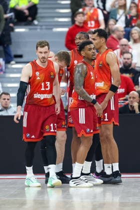 Andreas Obst FC Bayern Basketball, 13 with Niels Giffey FC Bayern Basketball, 05 and David McCormack FC Bayern Basketball, 33 with Xavier Rathan Mayes FC Bayern Basketball, 04 and Oscar da Silva FC Bayern Basketball, 01 , GER, FC Bayern Basketball vs LDLC ASVEL Villeurbanne, Basketball, Euroleague, Matchday 34, 2025 2026 season, 26 03 2026, GER, FC Bayern Basketball vs LDLC ASVEL Villeurbanne, Basketball, Euroleague, Matchday 34, 2025 2026 season, 26 03 2026 Munich Copyright: xEibner-Pressefoto JennixMaulx EP_JML
