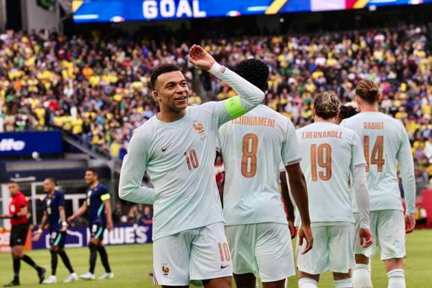 RECORD DATE NOT STATED Brazil vs France International Friendly, Länderspiel, Nationalmannschaft (SPO) Brazil vs France International Friendly. March 26, 2026, Boston, Massachusetts, USA: Kylian mbappe 10 of France scored and celebrates his goal with teammates during the International friendly soccer between Brazil and France at Gillette Stadium ahead of FIFA 2026 World Cup. Credit: Niyi Fote Thenews2 (Foto: Niyi Fote Thenews2 imago images) SPO  Copyright: xNiyixFotex
