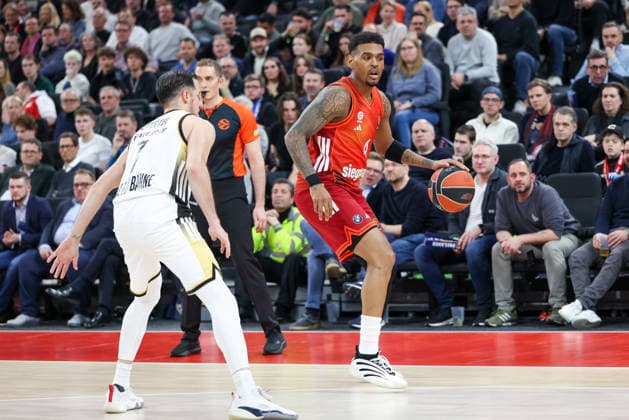Xavier Rathan Mayes FC Bayern Basketball, 04 with Thomas Heurtel LDLC ASVEL Villeurbanne, 07 , GER, FC Bayern Basketball vs LDLC ASVEL Villeurbanne, Basketball, Euroleague, Matchday 34, Season 2025 2026, 26 03 2026, GER, FC Bayern Basketball vs LDLC ASVEL Villeurbanne, Basketball, Euroleague, Matchday 34, Season 2025 2026, 26 03 2026 Munich Copyright: xEibner-Pressefoto JennixMaulx EP_JML