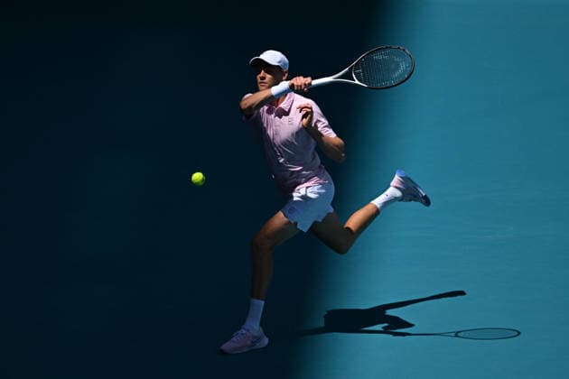 Jannick Sinner v Frances Tiafoe At Miami Open 2026 - USA Jannik Sinner (ITA) during his semi final tround match at the Itau Miami Open in Miami, FL, USA on March 26, 2026. Photo by Corinne Dubreuil ABACAPRESS.COM Miami FL United States  Copyright: xDubreuilxCorinne ABACAx