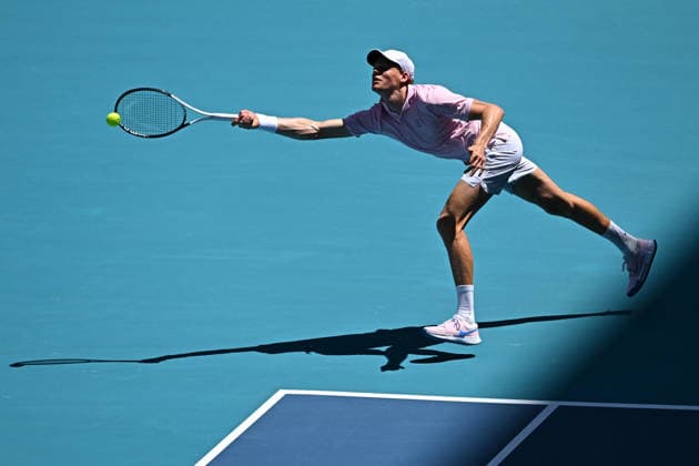 Jannick Sinner v Frances Tiafoe At Miami Open 2026 - USA Jannik Sinner (ITA) during his semi final tround match at the Itau Miami Open in Miami, FL, USA on March 26, 2026. Photo by Corinne Dubreuil ABACAPRESS.COM Miami FL United States  Copyright: xDubreuilxCorinne ABACAx