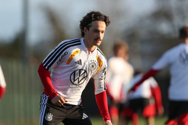 26 03 2026, xtgx, Football, U21 National Team, Final Training emspor, v l Mika Baur Germany DFL DFB REGULATIONS PROHIBIT ANY USE OF PHOTOGRAPHS as IMAGE SEQUENCES and or QUASI VIDEO Wolfsburg