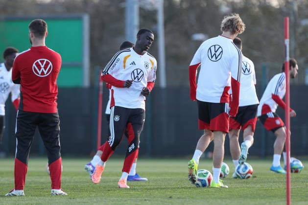 26 03 2026, xtgx, Football, U21 National Team, Final Training emspor, v l Joshua Quarshie Germany DFL DFB REGULATIONS PROHIBIT ANY USE OF PHOTOGRAPHS as IMAGE SEQUENCES and or QUASI VIDEO Wolfsburg