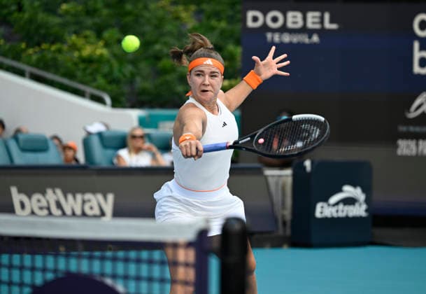 MIAMI GARDENS, FL - MARCH 26: Karolina Muchova of Czech Republic, returns a shot to Coco Gauff of the United States during the men™s semifinal match of the Miami Open on March 26, 2026, Hard Rock Stadium in Miami Gardens, Florida. (Photo by Michele Eve Sandberg Icon Sportswire) TENNIS: MAR 26 Miami Open EDITORIAL USE ONLY Icon2603260547