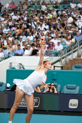MIAMI GARDENS, FL - MARCH 26: Karolina Muchova of Czech Republic, serves to Coco Gauff of the United States during the men™s semifinal match of the Miami Open on March 26, 2026, Hard Rock Stadium in Miami Gardens, Florida. (Photo by Michele Eve Sandberg Icon Sportswire) TENNIS: MAR 26 Miami Open EDITORIAL USE ONLY Icon2603260556