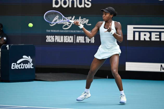 MIAMI GARDENS, FL - MARCH 26: Coco Gauff of the United States returns a shot to Karolina Muchova of Czech Republic during the men™s semifinal match of the Miami Open on March 26, 2026, Hard Rock Stadium in Miami Gardens, Florida. (Photo by Michele Eve Sandberg Icon Sportswire) TENNIS: MAR 26 Miami Open EDITORIAL USE ONLY Icon2603260558