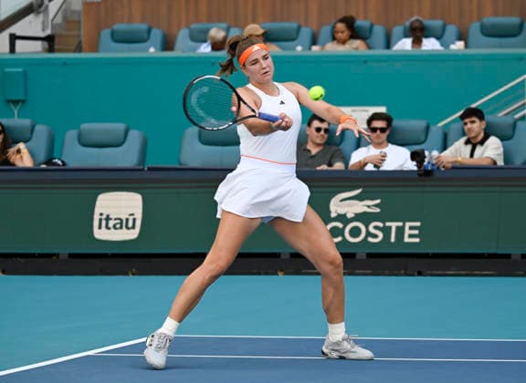 MIAMI GARDENS, FL - MARCH 26: Karolina Muchova of Czech Republic, returns a shot to Coco Gauff of the United States during the men™s semifinal match of the Miami Open on March 26, 2026, Hard Rock Stadium in Miami Gardens, Florida. (Photo by Michele Eve Sandberg Icon Sportswire) TENNIS: MAR 26 Miami Open EDITORIAL USE ONLY Icon2603260562