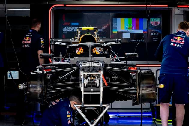 SUZUKA Mechanics work on the car of Formula 1 driver Isack Hadjar of Oracle Red Bull Racing during the Formula 1 Japan Suzuka free practice at the Suzuka Formula 1 circuit on March 27, 2025 in Suzuka, Japan Photo by DeFodi Images