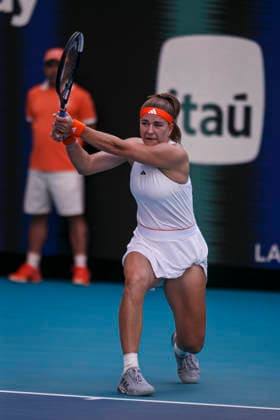 Miami Open Presented by Itau 2026 - March 26 Miami, Florida - March 26: Karolina Muchova plays, react and celebrate during the match between Coco Gauff (USA) and Karolina Muchova (Czechia) on day 10 of the Miami Open at Hard Rock Stadium on March 26, 2026 in Miami, Florida, United States. Copyright: xLatinxSportxImagesx
