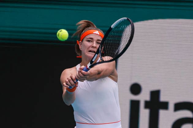 Miami Open Presented by Itau 2026 - March 26 Miami, Florida - March 26: Karolina Muchova plays, react and celebrate during the match between Coco Gauff (USA) and Karolina Muchova (Czechia) on day 10 of the Miami Open at Hard Rock Stadium on March 26, 2026 in Miami, Florida, United States. Copyright: xLatinxSportxImagesx