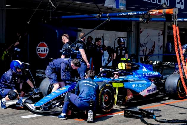 SUZUKA Mechanics working on the car of Formula 1 driver Carlos Sainz of Atlassian Williams F1 Team during the Formula 1 Japan Suzuka free practice at the Suzuka Formula 1 circuit on March 27, 2025 in Suzuka, Japan Photo by DeFodi Images