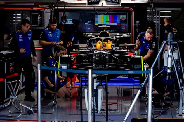 SUZUKA Mechanics at work on the car of Formula 1 driver Max Verstappen or Oracle Red Bull Racing during the Formula 1 Japan Suzuka free practice at the Suzuka Formula 1 circuit on March 27, 2025 in Suzuka, Japan Photo by DeFodi Images