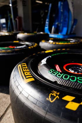 Formula 1, Day 1, Japanese Grand Prix 2026, Suzuka, Japan - Friday 27 March 2026. Pirelli tyres from the Williams Racing FW47 Mercedes in pit lane ahead of the F1 Grand Prix of Japan at the Suzuka Circuit Suzuka Japan Copyright: xGeorgexHitchensx xSOPAxImagesx gh_japanesegp2026_fri_paddock_11
