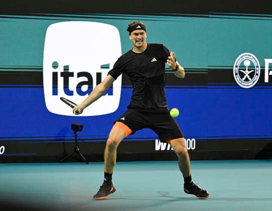 MIAMI GARDENS, FL - MARCH 26: Alexander Zverev of Germany, returns a shot to Francisco Cerundolo of Argentina, during the men™s quarterfinal match of the Miami Open on March 26, 2026, Hard Rock Stadium in Miami Gardens, Florida. (Photo by Michele Eve Sandberg Icon Sportswire) TENNIS: MAR 26 Miami Open EDITORIAL USE ONLY Icon2603260591