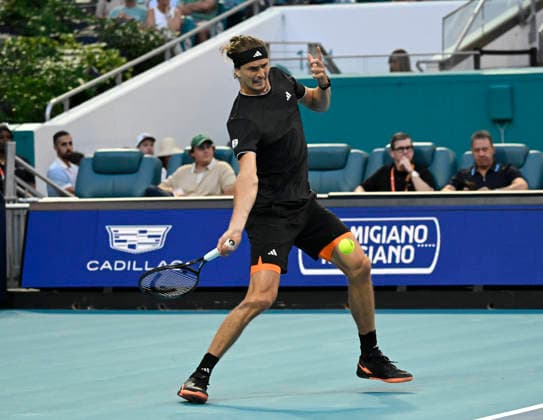 MIAMI GARDENS, FL - MARCH 26: Alexander Zverev of Germany, returns a shot to Francisco Cerundolo of Argentina, during the men™s quarterfinal match of the Miami Open on March 26, 2026, Hard Rock Stadium in Miami Gardens, Florida. (Photo by Michele Eve Sandberg Icon Sportswire) TENNIS: MAR 26 Miami Open EDITORIAL USE ONLY Icon2603260571