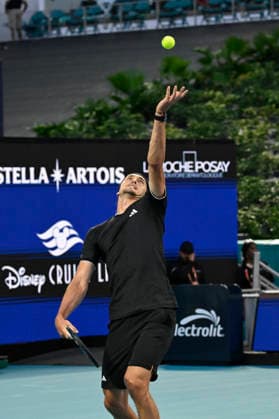 MIAMI GARDENS, FL - MARCH 26: Alexander Zverev of Germany, serves to Francisco Cerundolo of Argentina, during the men™s quarterfinal match of the Miami Open on March 26, 2026, Hard Rock Stadium in Miami Gardens, Florida. (Photo by Michele Eve Sandberg Icon Sportswire) TENNIS: MAR 26 Miami Open EDITORIAL USE ONLY Icon2603260581