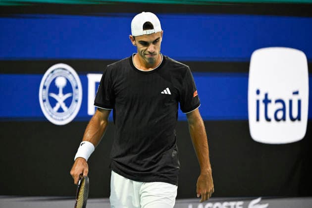 MIAMI GARDENS, FL - MARCH 26: Francisco Cerundolo of Argentina reacts after the point, playing against, Alexander Zverev of Germany, during the men™s quarterfinal match of the Miami Open on March 26, 2026, Hard Rock Stadium in Miami Gardens, Florida. (Photo by Michele Eve Sandberg Icon Sportswire) TENNIS: MAR 26 Miami Open EDITORIAL USE ONLY Icon2603260588