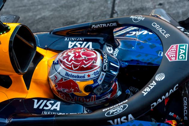 Formula 1 Aramco Japanese Grand Prix 2026 Remy Midez OVERTAKE MAXPPP - Suzuka 27 03 2026 03 VERSTAPPEN Max (nld), Oracle Red Bull Racing, action pitlane at the Formula 1 Aramco Japanese Grand Prix 2026, the 3rd round of the 2026 FIA Formula 1 World Championship, WM, Weltmeisterschaft at the Suzuka Circuit in Suzuka, Japan, from 26 to 29 March 2026 Suzuka Suzuka Circuit Japan  Copyright: xOVERTAKE MAXPPPxRemyxMidezx OVT202603270605 OVT202603270605