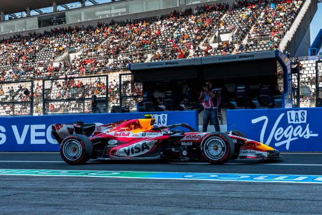 Formula 1 Aramco Japanese Grand Prix 2026 Remy Midez OVERTAKE MAXPPP - Suzuka 27 03 2026 30 LAWSON Liam (nzl), Visa Cash App Racing Bulls Formula One Team, action, pitlane at the Formula 1 Aramco Japanese Grand Prix 2026, the 3rd round of the 2026 FIA Formula 1 World Championship, WM, Weltmeisterschaft at the Suzuka Circuit in Suzuka, Japan, from 26 to 29 March 2026 Suzuka Suzuka Circuit Japan  Copyright: xOVERTAKE MAXPPPxRemyxMidezx OVT202603270608 OVT202603270608