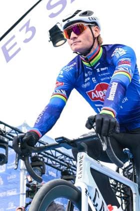 Dutch Mathieu van der Poel of Alpecin-Premier Tech pictured at the start of the E3 Saxo Bank Classic one day cycling race, 208,8km from and to Harelbeke, on Friday 27 March 2026. DAVIDxPINTENS  x169054880x