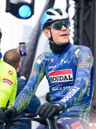 Belgian Jasper Stuyven of Soudal Quick-Step pictured at the start of the E3 Saxo Bank Classic one day cycling race, 208,8km from and to Harelbeke, on Friday 27 March 2026. DAVIDxPINTENS  x169058025x