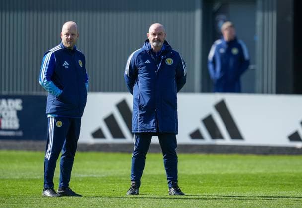 Scotland Manager Steve Clarke (right) with Scotland assistant coach Steven Naismith (left). Scotland Training Session, International Friendly, Länderspiel, Nationalmannschaft Football, Hampden Park, Glasgow, Scotland, UK - 27 Mar 2026Glasgow Hampden Park United Kingdom EDITORIAL USE ONLY No use with unauthorised audio, video, data, fixture lists, club league logos or live services. Online in-match use limited to 120 images, no video emulation. No use in betting, games or single club league player publications. Copyright: xStuartxWallace Shutterstockx 16788915e