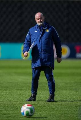 Scotland Manager Steve Clarke Scotland Training Session, International Friendly, Länderspiel, Nationalmannschaft Football, Hampden Park, Glasgow, Scotland, UK - 27 Mar 2026Glasgow Hampden Park United Kingdom EDITORIAL USE ONLY No use with unauthorised audio, video, data, fixture lists, club league logos or live services. Online in-match use limited to 120 images, no video emulation. No use in betting, games or single club league player publications. Copyright: xStuartxWallace Shutterstockx 16788915s
