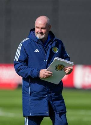 Scotland Manager Steve Clarke Scotland Training Session, International Friendly, Länderspiel, Nationalmannschaft Football, Hampden Park, Glasgow, Scotland, UK - 27 Mar 2026Glasgow Hampden Park United Kingdom EDITORIAL USE ONLY No use with unauthorised audio, video, data, fixture lists, club league logos or live services. Online in-match use limited to 120 images, no video emulation. No use in betting, games or single club league player publications. Copyright: xStuartxWallace Shutterstockx 16788915o