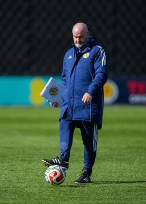 Scotland Manager Steve Clarke Scotland Training Session, International Friendly, Länderspiel, Nationalmannschaft Football, Hampden Park, Glasgow, Scotland, UK - 27 Mar 2026Glasgow Hampden Park United Kingdom EDITORIAL USE ONLY No use with unauthorised audio, video, data, fixture lists, club league logos or live services. Online in-match use limited to 120 images, no video emulation. No use in betting, games or single club league player publications. Copyright: xStuartxWallace Shutterstockx 16788915r