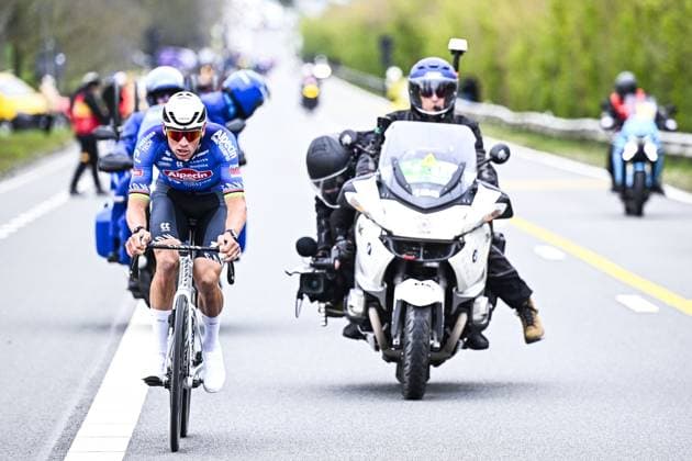 Dutch Mathieu van der Poel of Alpecin-Premier Tech pictured in action during the E3 Saxo Bank Classic one day cycling race, 208,8km from and to Harelbeke, on Friday 27 March 2026. JASPERxJACOBS  x169090949x