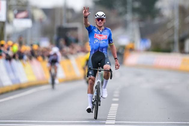 Dutch Mathieu van der Poel of Alpecin-Premier Tech celebrates as he crosses the finish line to win the E3 Saxo Bank Classic one day cycling race, 208,8km from and to Harelbeke, on Friday 27 March 2026. DAVIDxPINTENS  x169096305x