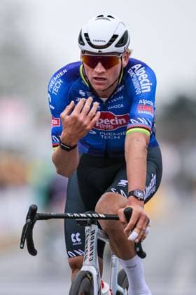 Dutch Mathieu van der Poel of Alpecin-Premier Tech celebrates as he crosses the finish line to win the E3 Saxo Bank Classic one day cycling race, 208,8km from and to Harelbeke, on Friday 27 March 2026. DAVIDxPINTENS  x169097449x