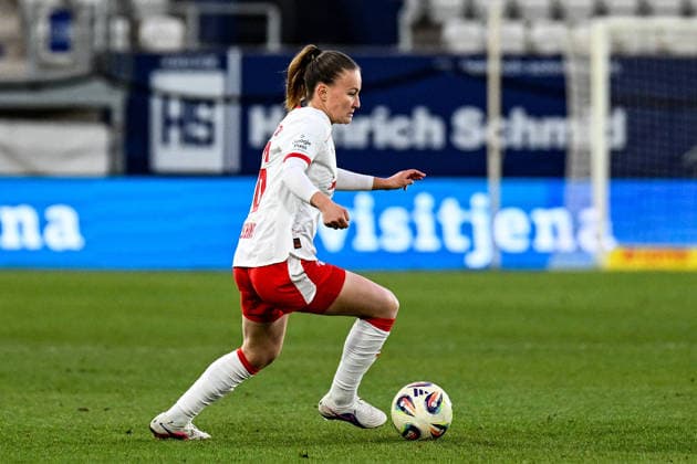 Soccer I Women I Season 2025 2026 I Bundesliga I 22 Matchday I FC Carl Zeiss Jena RB Leipzig I 27 03 2026 Annabel Schasching 16, Rasenballsport Leipzig with ball Crop, close-up, portrait, portrait, single photo, single image, body Jena Ernst Abbe Sportfeld, ad hoc Arena Thuringia Germany Copyright: xLobeca InesxHähnelx