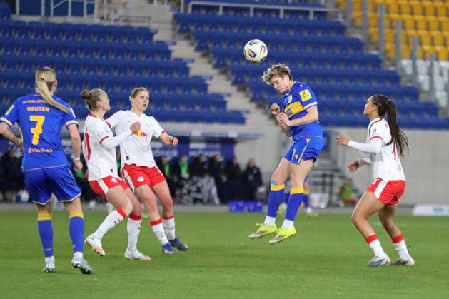 Google Pixel Frauen Bundesliga, FC Carl Zeiss Jena RB Leipzig 27 03 2026 Gwendolyn Mummert 27, Carl Zeiss Jena per Kopf Fußball, Google Pixel Frauen Bundesliga, Saison 2025 2026, 22 Spieltag FC Carl Zeiss Jena vs RB Leipzig am 27 03 2026, Ernst Abbe Sportfeld, ad hoc Arena, Jena DFB REGULATIONS PROHIBIT ANY USE OF PHOTOGRAPHS AS IMAGE SEQUENCES AND OR QUASI VIDEO Copyright: xBEAUTIFULxSPORTS JanxKaeferx