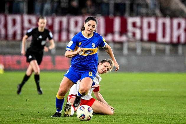 Soccer I Women I Season 2025 2026 I Bundesliga I 22 Matchday I FC Carl Zeiss Jena RB Leipzig I 27 03 2026 duel Olivia Johansson Alcaide 9, FC Carl Zeiss Jena is attacked by Sandra Starke 13, Rasenballsport Leipzig Jena Ernst Abbe Sportfeld, ad hoc Arena Thuringia Germany Copyright: xLobeca InesxHähnelx