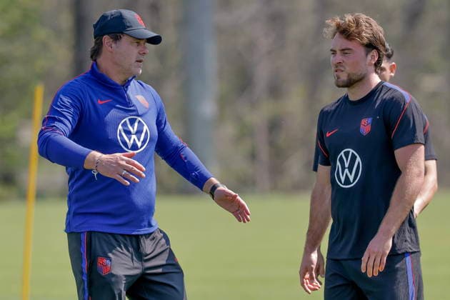 Soccer International Friendly, LÃ¤nderspiel, Nationalmannschaft - USA US Men s national team, Nationalteam head coach Mauricio Pochettino (L) leads a training session with the team in Marietta, Georgia, USA, 27 March 2026. The USMNT will play Belgium in an international friendly soccer match in Atlanta, Georgia, 28 March 2026. MARIETTA GEORGIA United States  Copyright: xERIKxS.xLESSERx