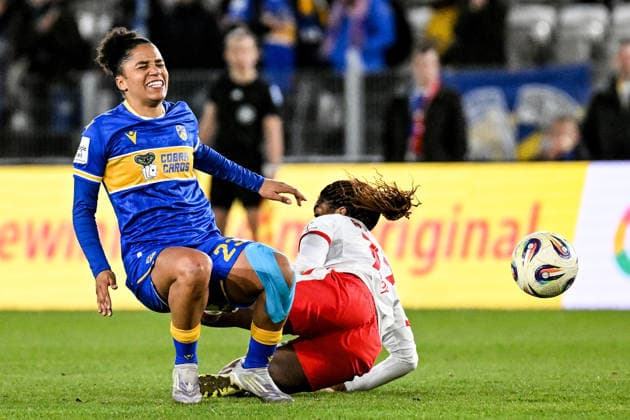 Soccer I Women I Season 2025 2026 I Bundesliga I 22 Matchday I FC Carl Zeiss Jena RB Leipzig I 27 03 2026 Josephine Bonsu 23, FC Carl Zeiss Jena contorts her face in pain as she falls after a foul by Delice Boboy 17, Rasenballsport Leipzig Jena Ernst Abbe Sportfeld, ad hoc Arena Thüringen Germany Copyright: xLobeca InesxHähnelx