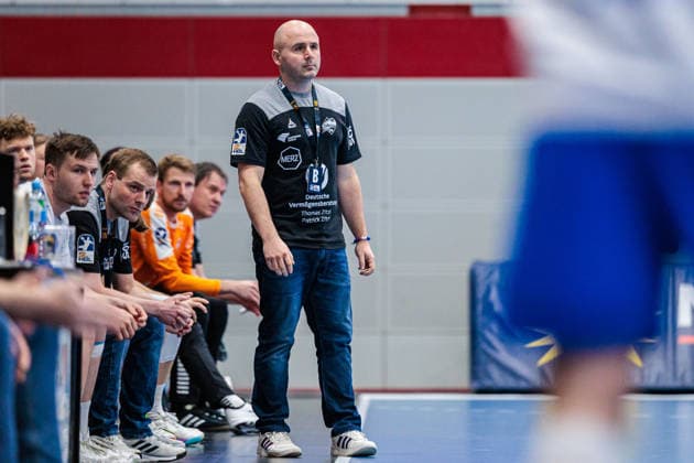 Vanja Radic Dessau Rosslauer HV 06, Coach GER, TuS N Luebbecke vs Dessau Rosslauer HV 06, Handball, 2 Bundesliga, 25 Matchday, Season 2025 2026, 27 03 2026 GER, TuS N Luebbecke vs Dessau Rosslauer HV 06, Handball, 2 Bundesliga, 25 Matchday, Season 2025 2026, 27 03 2026 Luebbecke Copyright: xEibner-Pressefoto JanxRollingerx EP_JSK
