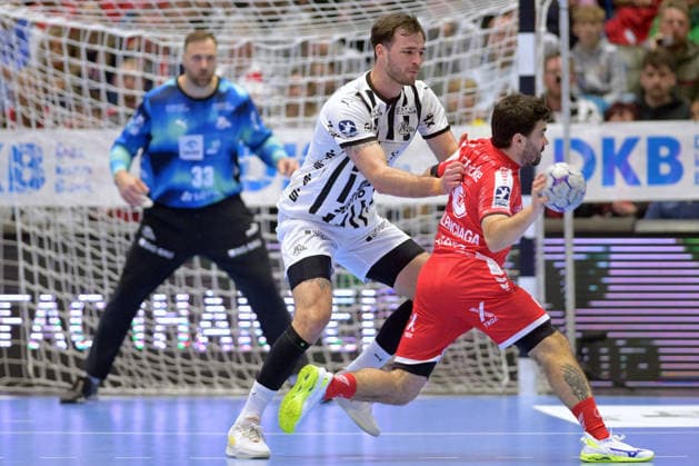 Erik Balenciaga MT Melsungen 6 on the ball , Veron Nacinovic THW Kiel 93 L , GER, MT Melsungen THW Kiel, Handball, 1 Bundesliga, Matchday 26, Season 2025 2026, 27 03 2026, GER, MT Melsungen THW Kiel, Handball, 1 Bundesliga, Matchday 26, Season 2025 2026, 27 03 2026 Kassel Copyright: xEibner-Pressefotox xRolandxSippex EP_RSL