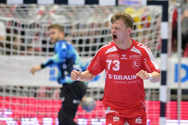 Cheers for Timo Kastening MT Melsungen 73 , Gonzalo Perez de Vargas Goalkeeper THW Kiel 1 back , GER, MT Melsungen THW Kiel, Handball, 1 Bundesliga, Matchday 26, Season 2025 2026, 27 03 2026, GER, MT Melsungen THW Kiel, Handball, 1 Bundesliga, Matchday 26, Season 2025 2026, 27 03 2026 Kassel Copyright: xEibner-Pressefotox xRolandxSippex EP_RSL