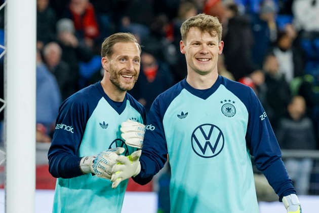 Oliver Baumann (Deutschland, 01) und Alexander Nübel (Deutschland, 12) beim Aufwärmen vor Spielbeginn, Mimik, Gesichtsausdruck, Emotion , Schweiz, Fussball, Freundschaftsspiel, Schweiz vs. Deutschland, 27.03.2026, Basel Sankt Jakob Park Schweiz *** Oliver Baumann Germany, 01 and Alexander Nübel Germany, 12 warming up before the match, facial expression, facial expression, emotion, Switzerland, football, friendly match, Switzerland vs Germany, 27 03 2026, Basel Sankt Jakob Park Switzerland Copyright: xGrantxHubbsx